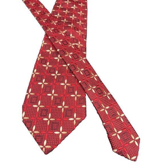 ERMENEGILDO ZEGNA Men's Tie 100% Silk Red Silver ITALY Luxury Geometric GUC - Picture 3 of 7